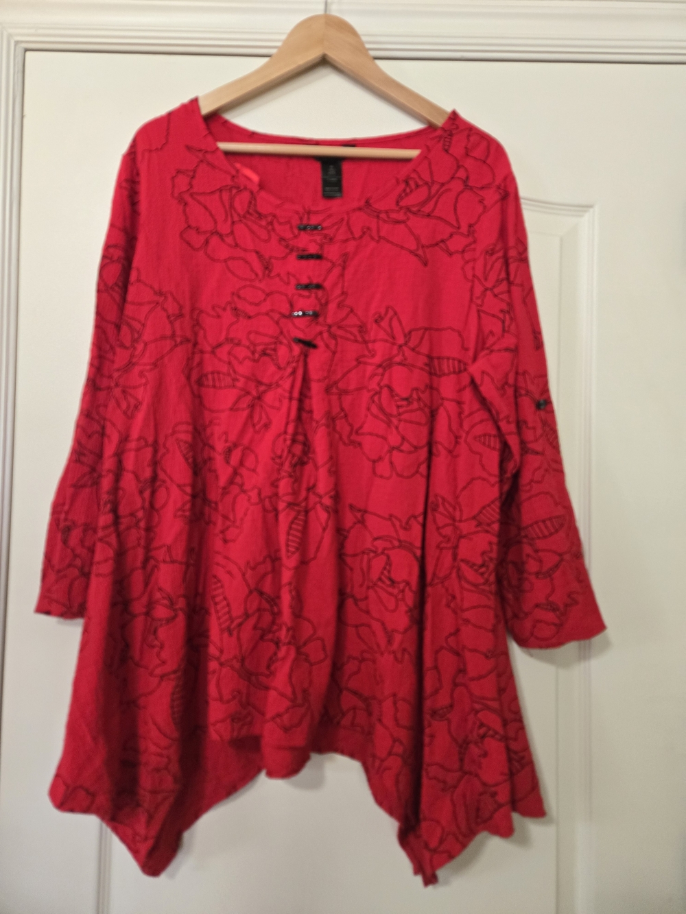 Ali Miles Red Floral-Outline Handkerchief-Hem Tunic Flowy Drapey Business Casual